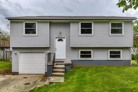 Photo of 2408 Warfield Drive, Grove City, OH 43123 (MLS # 225029080)