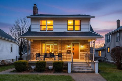 Photo of 1365 Elmwood Avenue, Columbus, OH 43212 (MLS # 226007160)