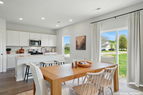 Tiny photo for 2245 Overlook Way, Newark, OH 43055 (MLS # 225045286)