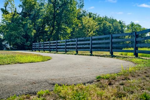 Tiny photo for 2245 Overlook Way, Newark, OH 43055 (MLS # 225045286)