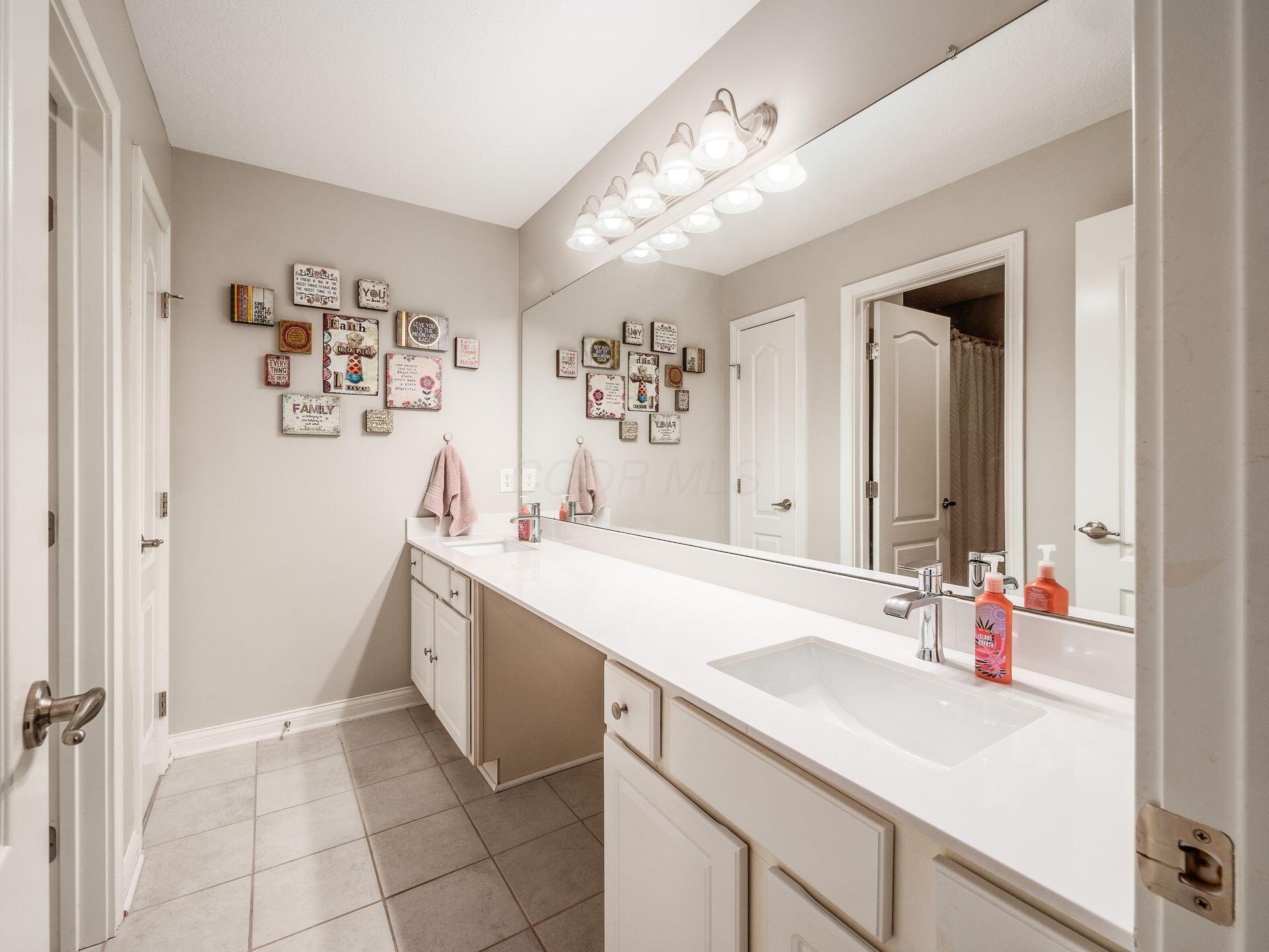 4481 Newport Loop, Grove City, Ohio image 24