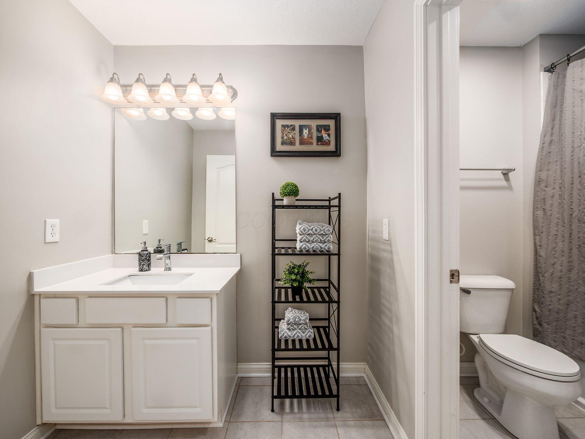 4481 Newport Loop, Grove City, Ohio image 35