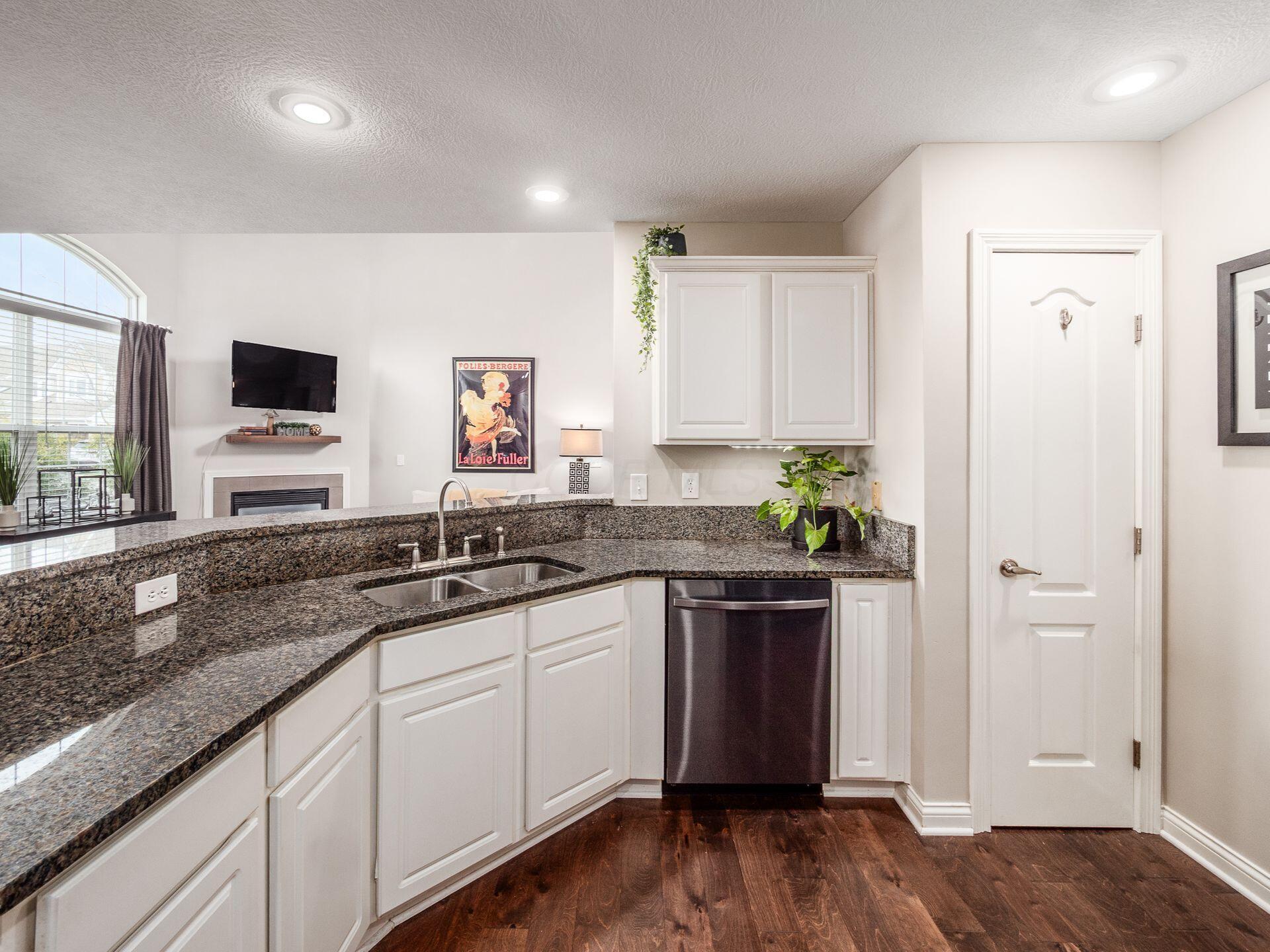 4481 Newport Loop, Grove City, Ohio image 15