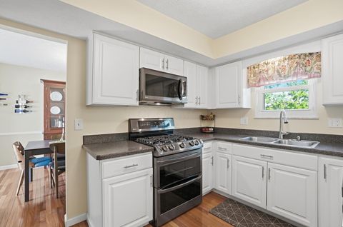 Tiny photo for 488 Clark State Road, Columbus, OH 43230 (MLS # 226013705)