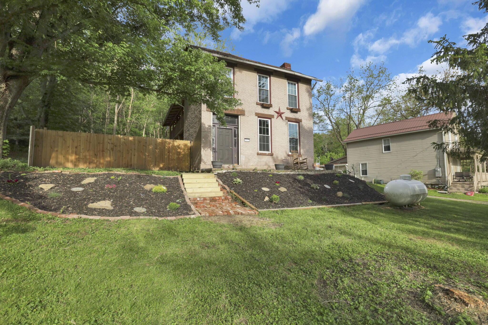 998 Wayne Avenue, Zanesville, Ohio image 1