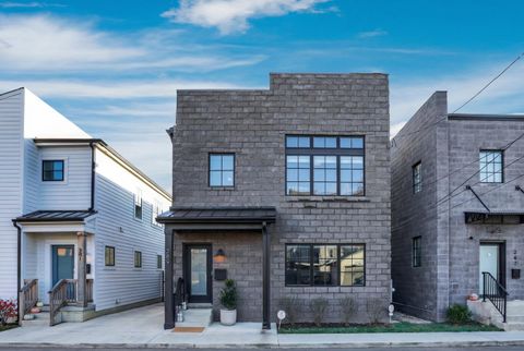 Photo of 289 E Greenwood Avenue, Columbus, OH 43201 (MLS # 226000482)