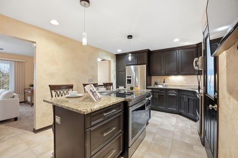 Tiny photo for 2840 Manola Drive, Columbus, OH 43209 (MLS # 225045324)