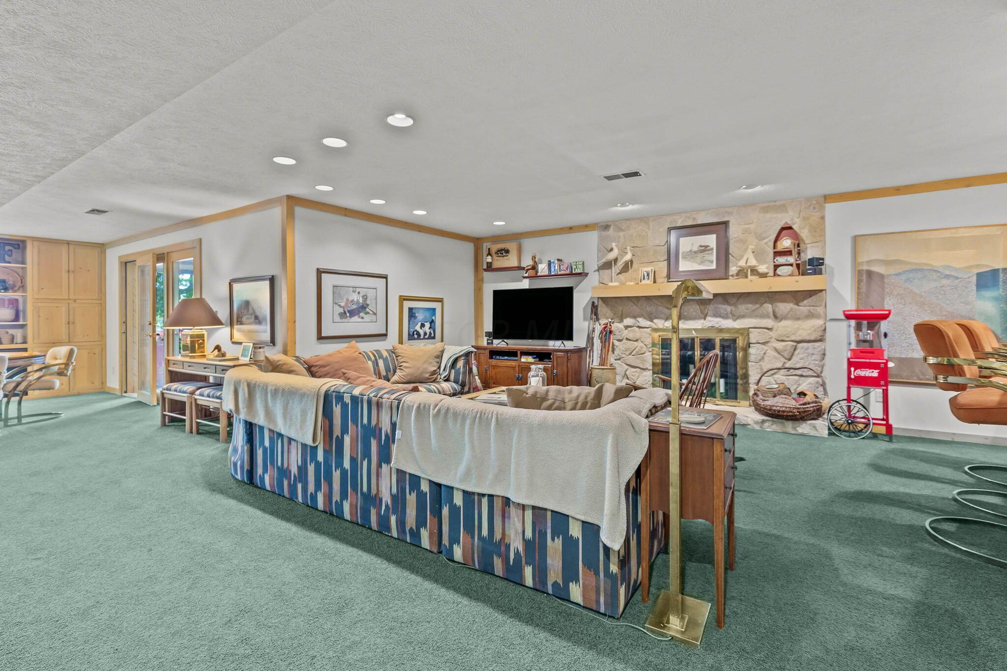 3351 Muskie Drive, Mansfield, Ohio image 43