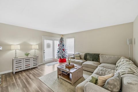 Tiny photo for 154 Lexington Boulevard, Delaware, OH 43015 (MLS # 225044735)