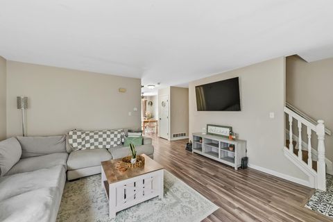 Tiny photo for 154 Lexington Boulevard, Delaware, OH 43015 (MLS # 225044735)