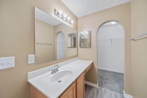 Tiny photo for 5918 Morrissey Street 5918D #5918D, Columbus, OH 43232 (MLS # 226021848)