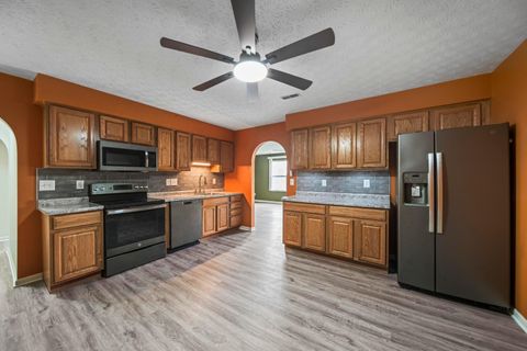 Photo of 5918 Morrissey Street 5918D #5918D, Columbus, OH 43232 (MLS # 226021848)