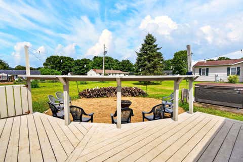 Tiny photo for 121 Queen Drive, Chillicothe, OH 45601 (MLS # 226029450)