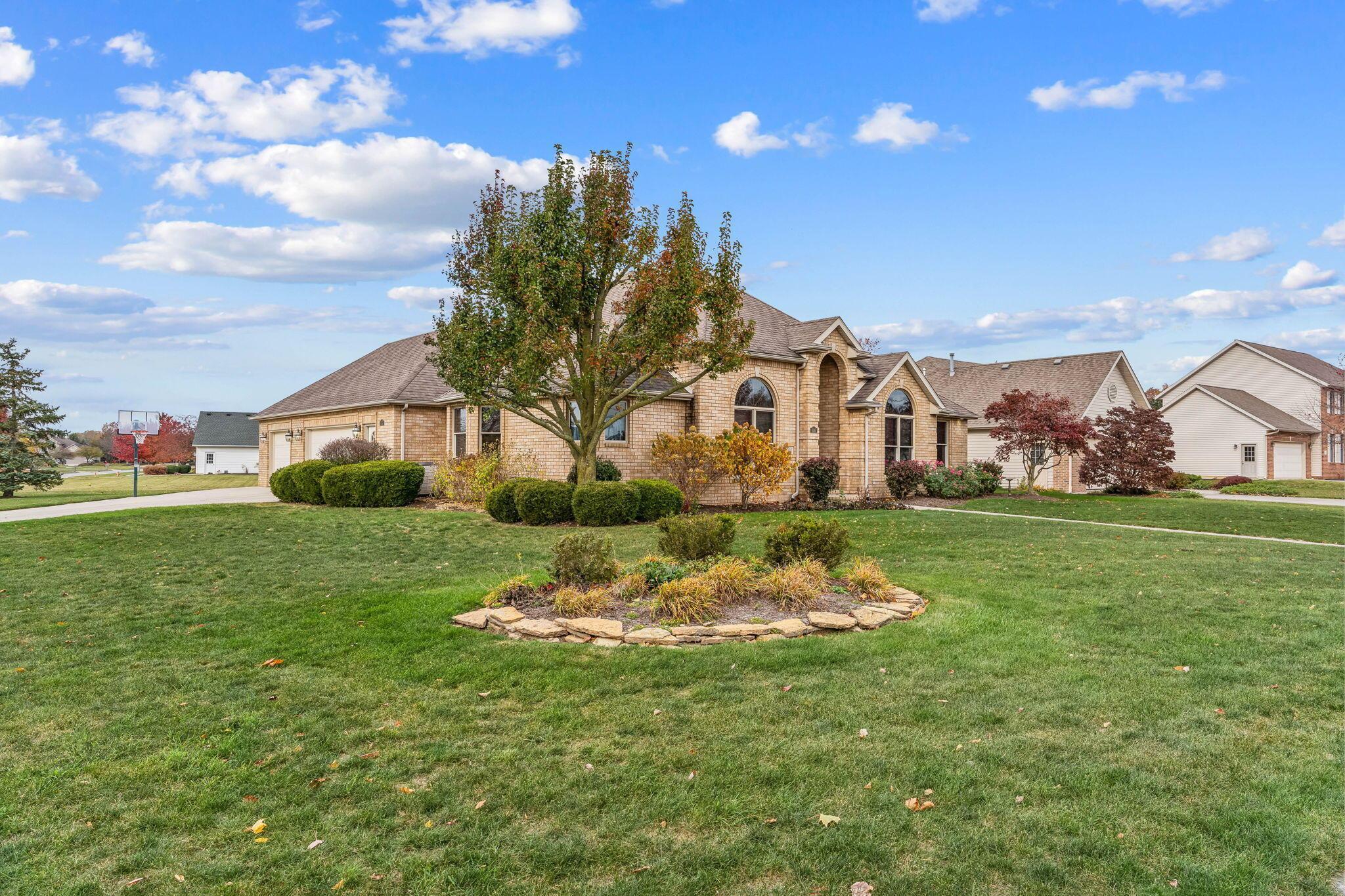 8130 Shawnee Forest Drive, Findlay, Ohio image 3