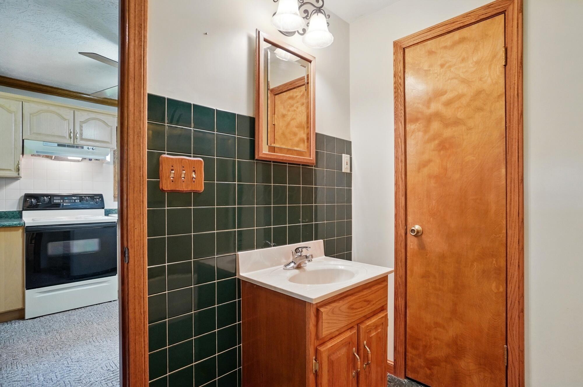 5870 Brook Road, Baltimore, Ohio image 36