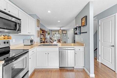 Tiny photo for 5341 Mystic Falls Drive 58 #58, Dublin, OH 43016 (MLS # 225044733)