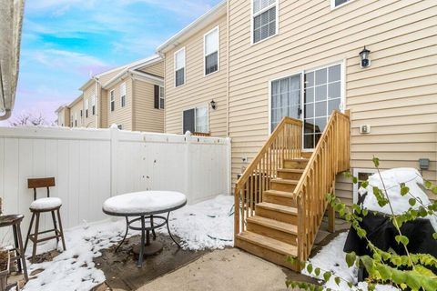 Tiny photo for 5341 Mystic Falls Drive 58 #58, Dublin, OH 43016 (MLS # 225044733)