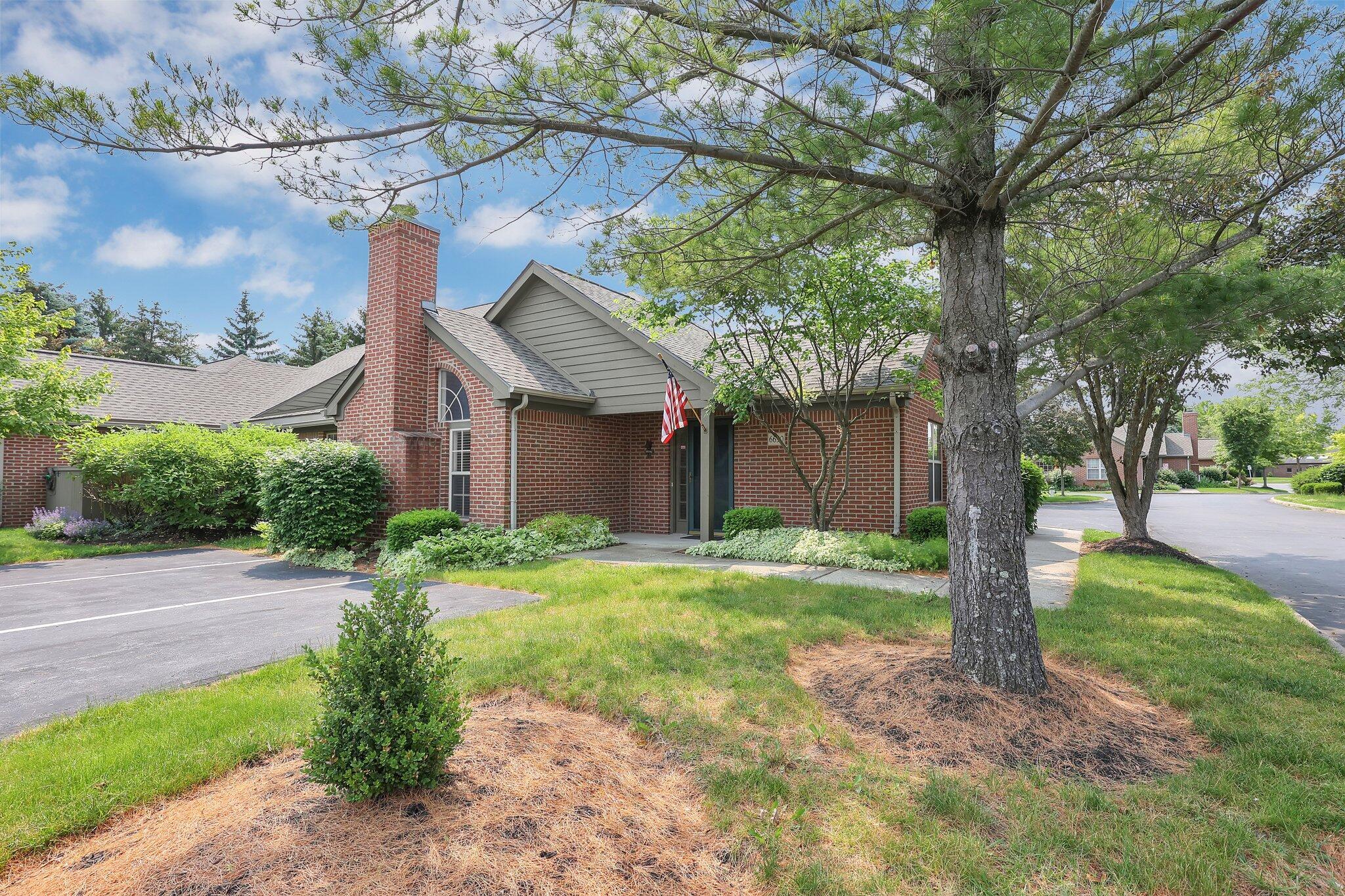 6650 Heatherstone Loop, Dublin, Ohio image 2