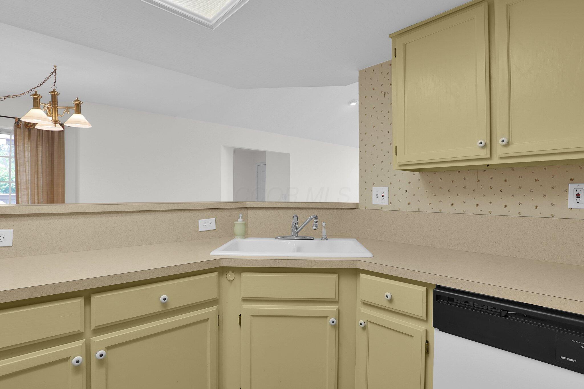 6650 Heatherstone Loop, Dublin, Ohio image 18