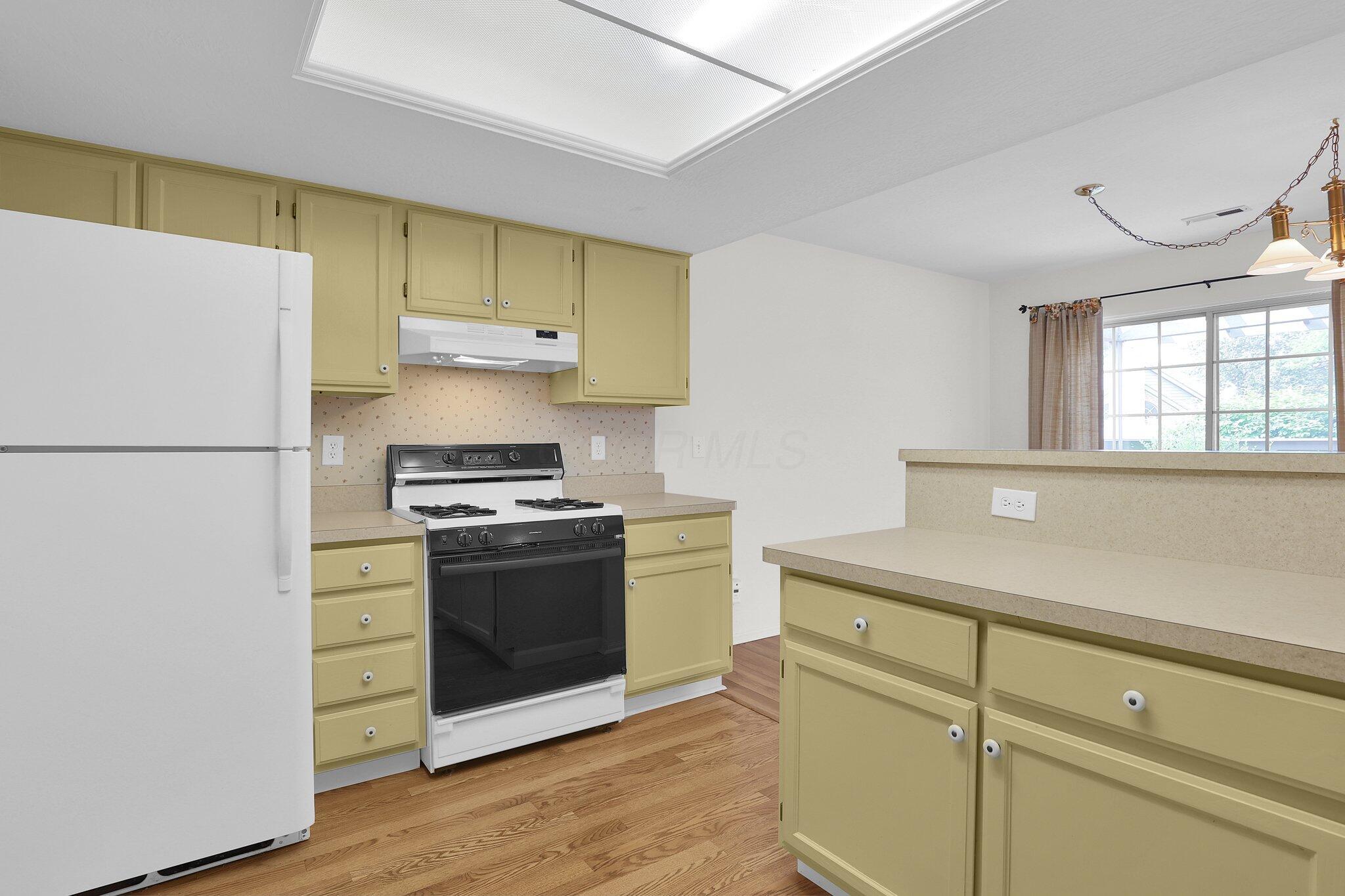 6650 Heatherstone Loop, Dublin, Ohio image 20