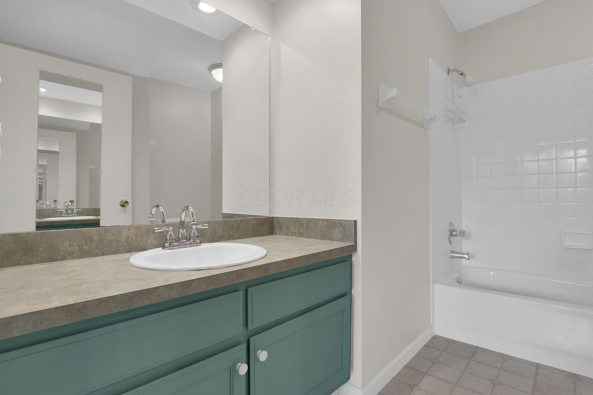 6650 Heatherstone Loop, Dublin, Ohio image 30