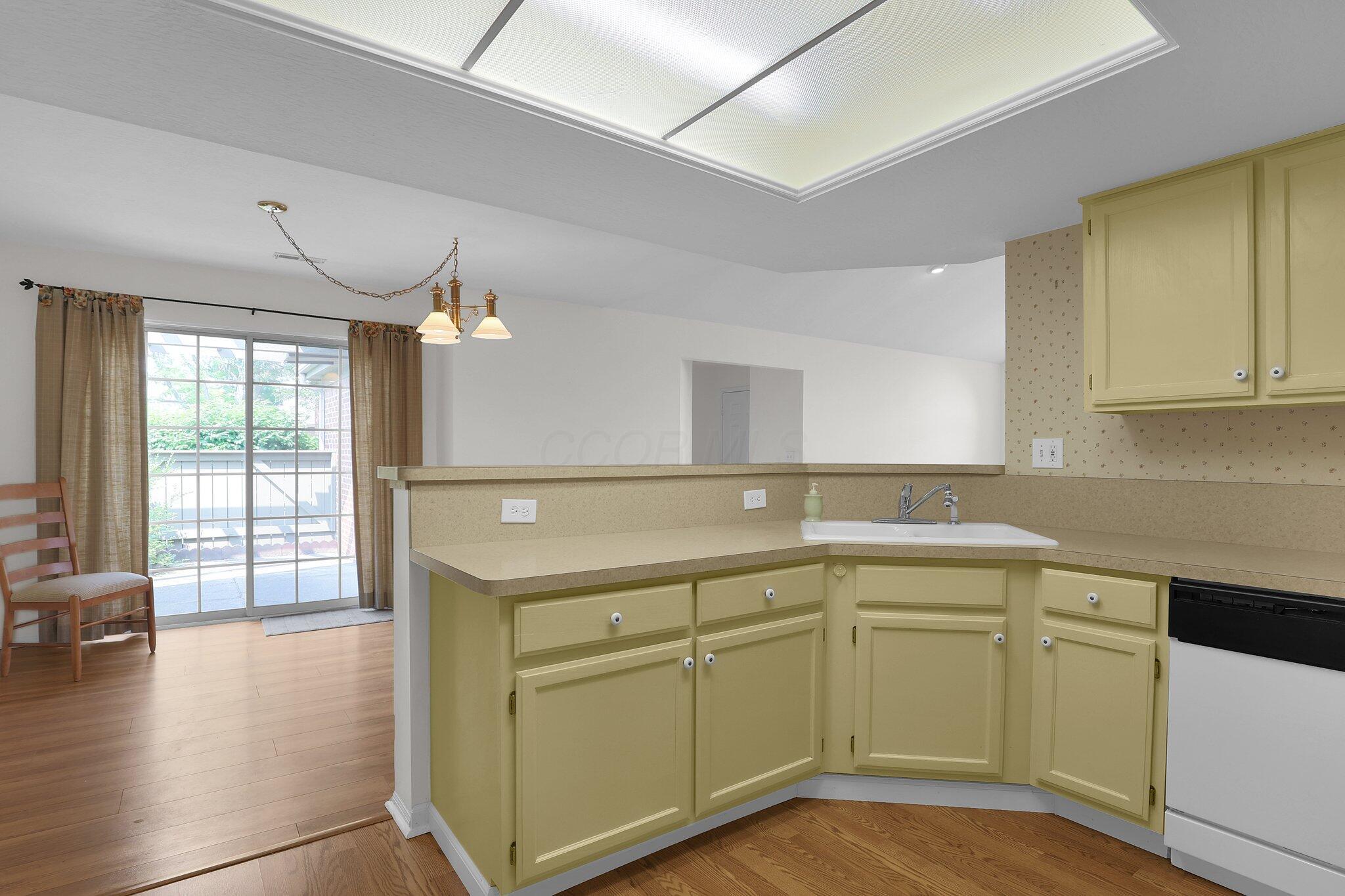 6650 Heatherstone Loop, Dublin, Ohio image 16