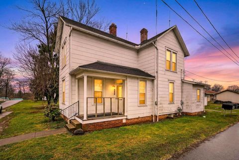 Photo of 9189 Maple Street, Stoutsville, OH 43154 (MLS # 226006648)