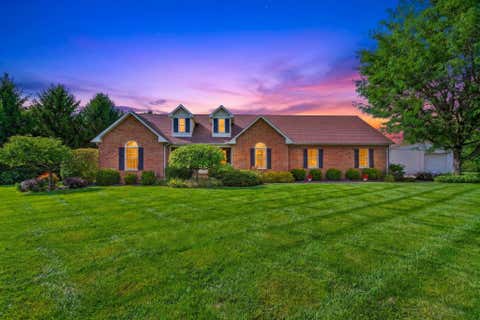 Photo of 1369 Traci Lynn Court, Canal Winchester, OH 43110 (MLS # 226032158)