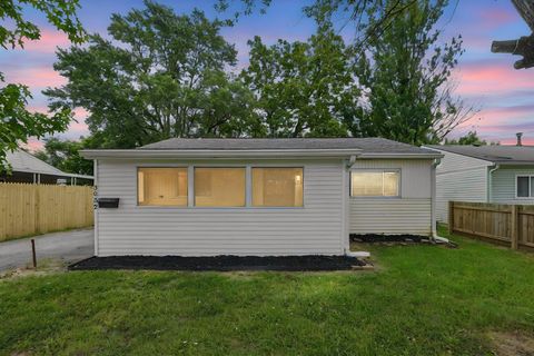 Photo of 3032 Fairwood Avenue, Columbus, OH 43207 (MLS # 226027972)
