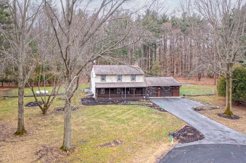 Photo of 6051 Mayfair Court, Galena, OH 43021 (MLS # 226004839)