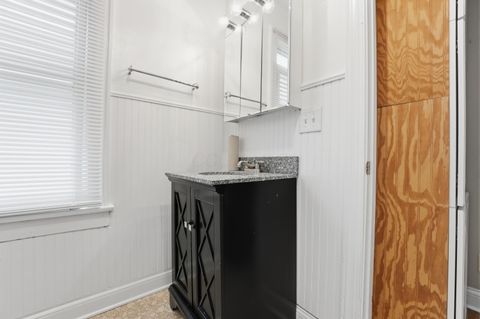 Tiny photo for 318 E Hinman Avenue, Columbus, OH 43207 (MLS # 226014326)