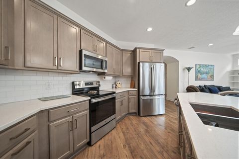 Tiny photo for 333 Parkgate Court, Delaware, OH 43015 (MLS # 226013133)