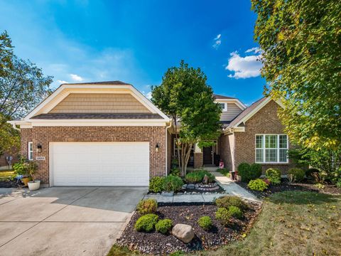 Photo of 10059 Yearling S, Dayton, OH 45458 (MLS # 225040277)