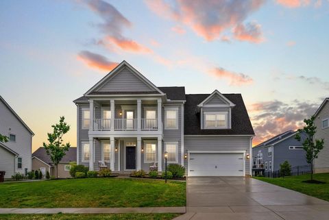 Photo of 765 Avebury Drive, Pickerington, OH 43147 (MLS # 226015320)
