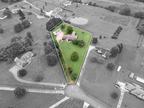 Photo of 112 Carlee Circle N, Newark, OH 43055 (MLS # 226040178)