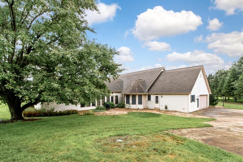 Tiny photo for 112 Carlee Circle N, Newark, OH 43055 (MLS # 226040178)