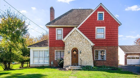 Photo of 2605 Dresden Road, Zanesville, OH 43701 (MLS # 226040535)