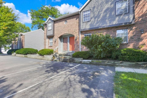 Photo of 2418 Carolina Avenue 5 #5, Columbus, OH 43229 (MLS # 226033760)
