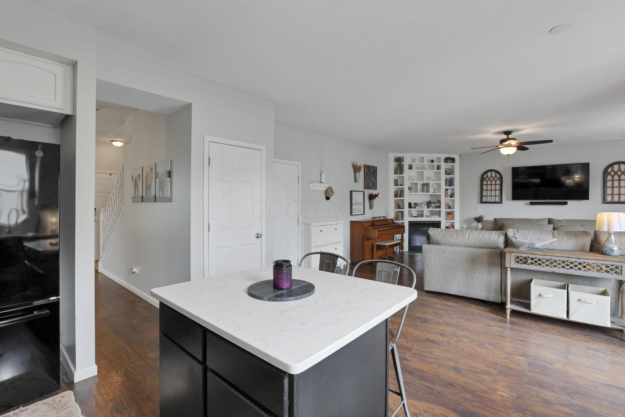 6843 John Drive, Canal Winchester, Ohio image 12