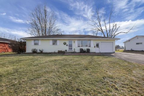 Photo of 95 Carey Lane, Heath, OH 43056 (MLS # 226005489)