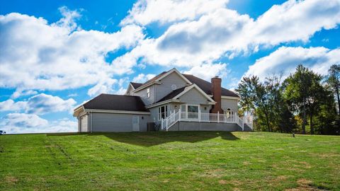 Tiny photo for 950 Hillcrest Drive SE, New Lexington, OH 43764 (MLS # 225039659)