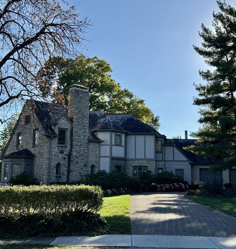 Photo of 1741 Upper Chelsea Road, Columbus, OH 43212 (MLS # 225039127)