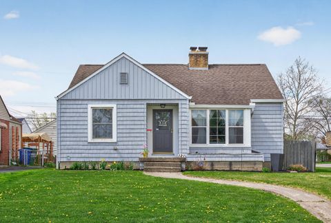 Photo of 121 S Southampton Avenue, Columbus, OH 43204 (MLS # 226010859)