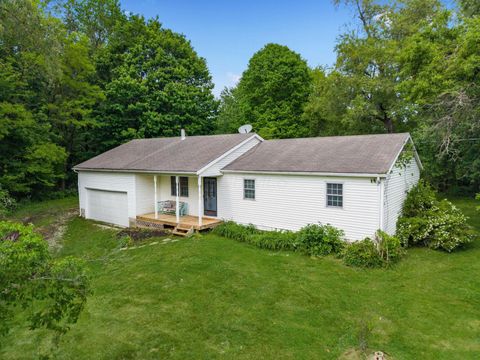 Photo of 9530 Bennington Chapel Road, Centerburg, OH 43011 (MLS # 226018424)