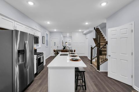 Photo of 513 S Champion Avenue, Columbus, OH 43205 (MLS # 226006184)