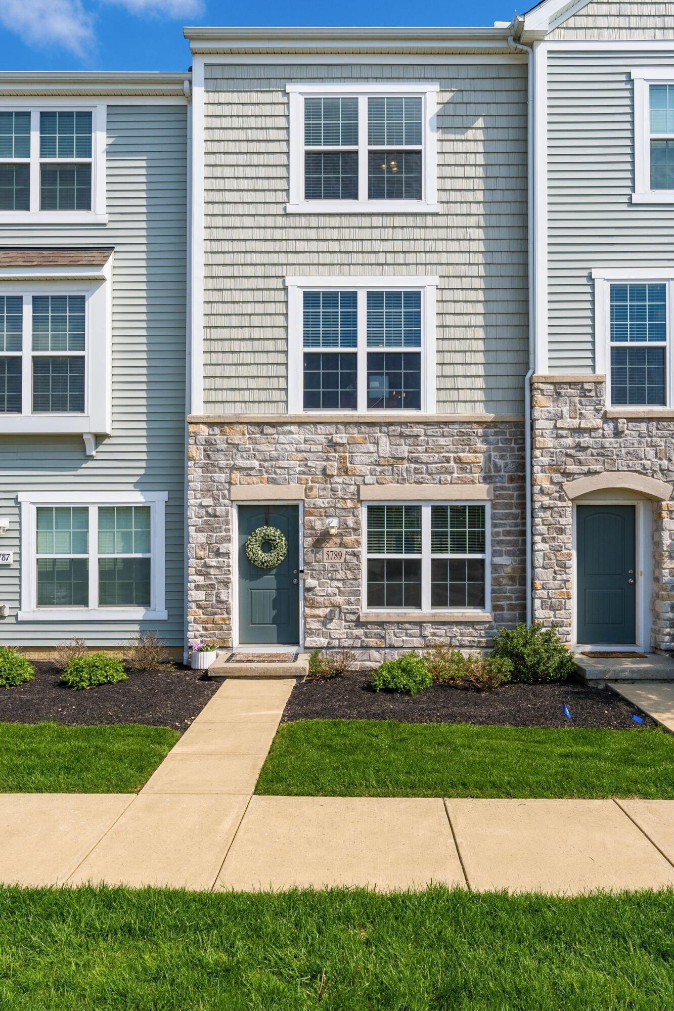 5789 Passage Creek Drive, Dublin, Ohio image 3