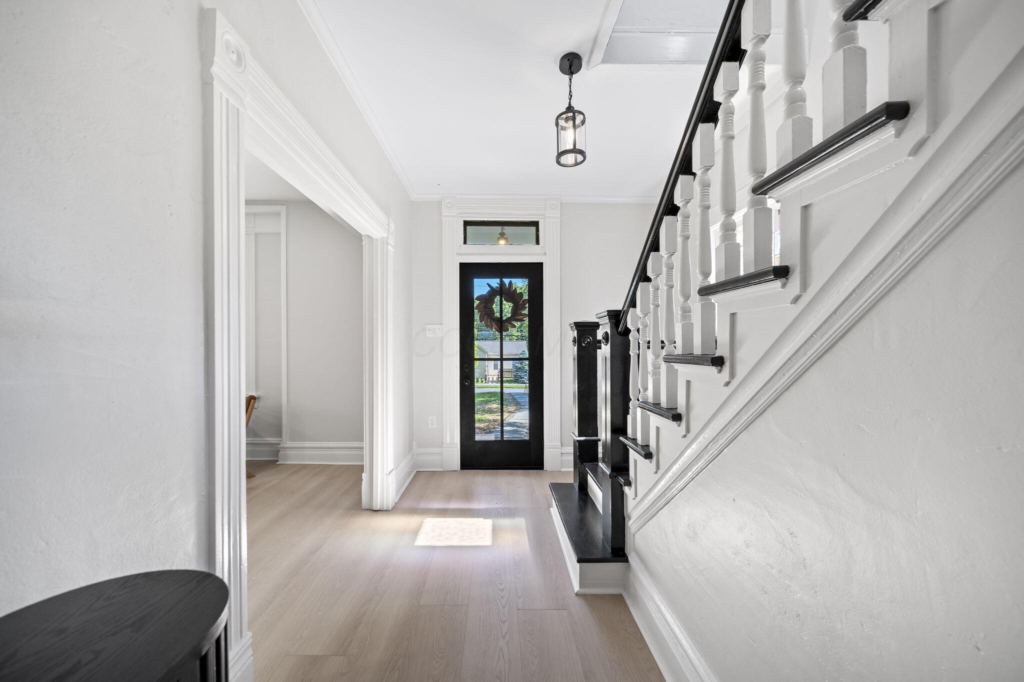 325 W William Street