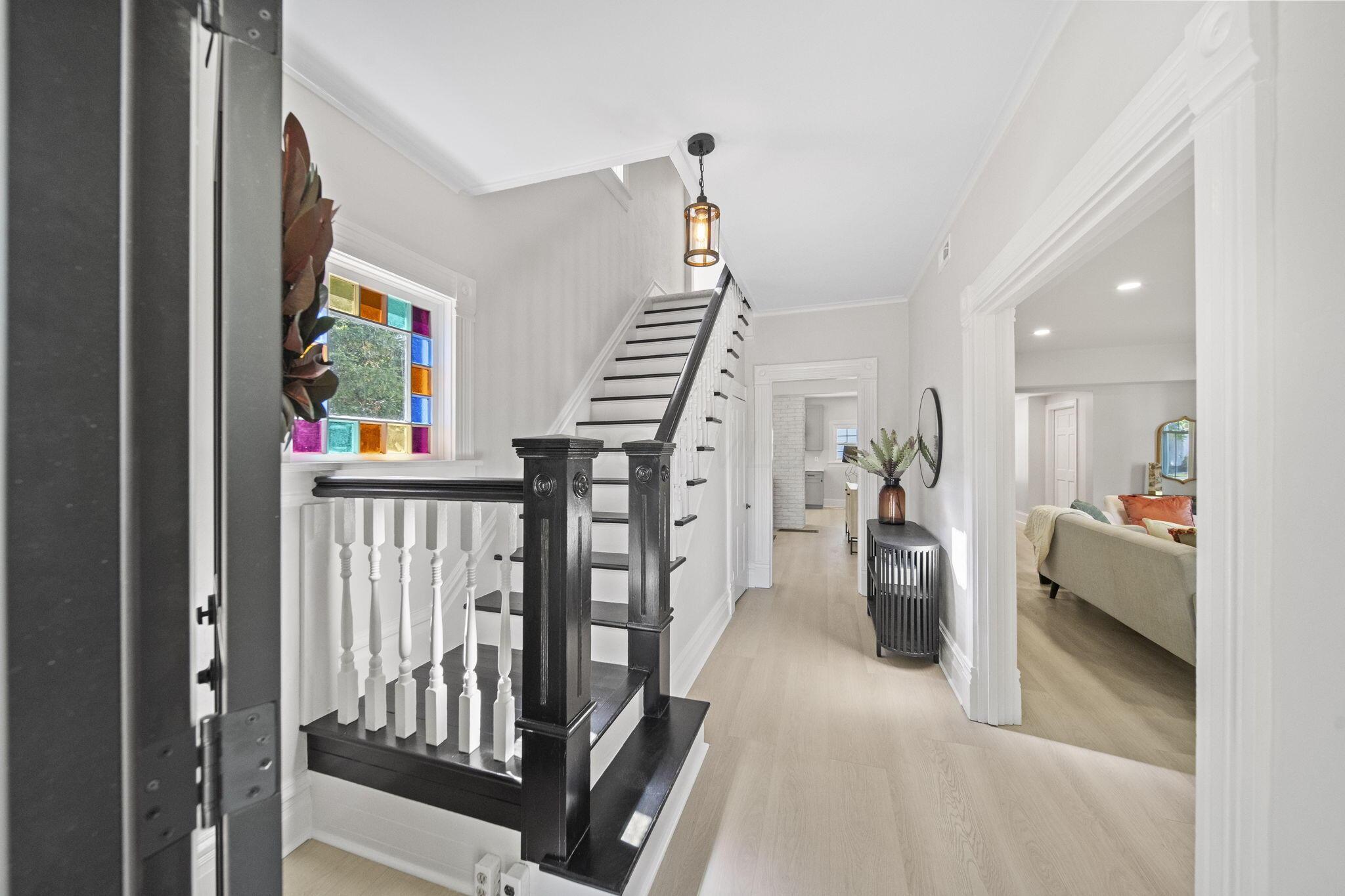 325 W William Street