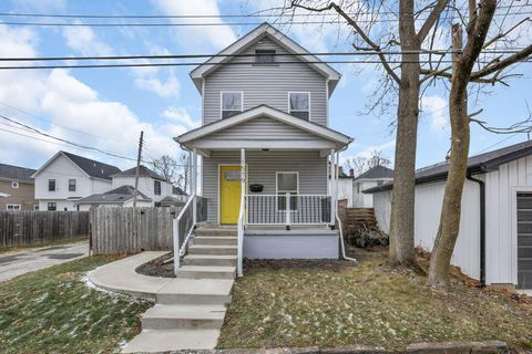 Photo of 1579 Tiffin Street, Columbus, OH 43205 (MLS # 226009196)
