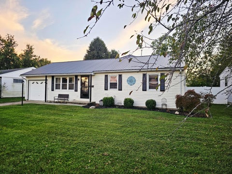 Photo of 1229 Nelson Place, Washington Court House, OH 43160 (MLS # 226038953)